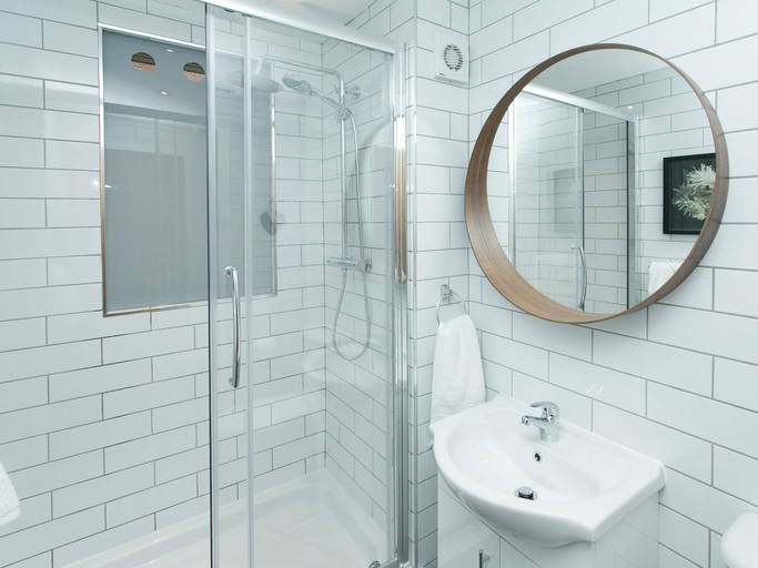 Bathroom 3, Malone Place Apartment, Belfast