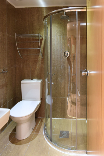 Bathroom 5, Linden House Hotel, London