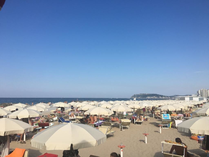 Others 5, Hotel Novella, Rimini