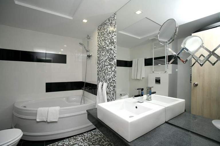 Bathroom 4, Grand Hotel Riga, Rousse