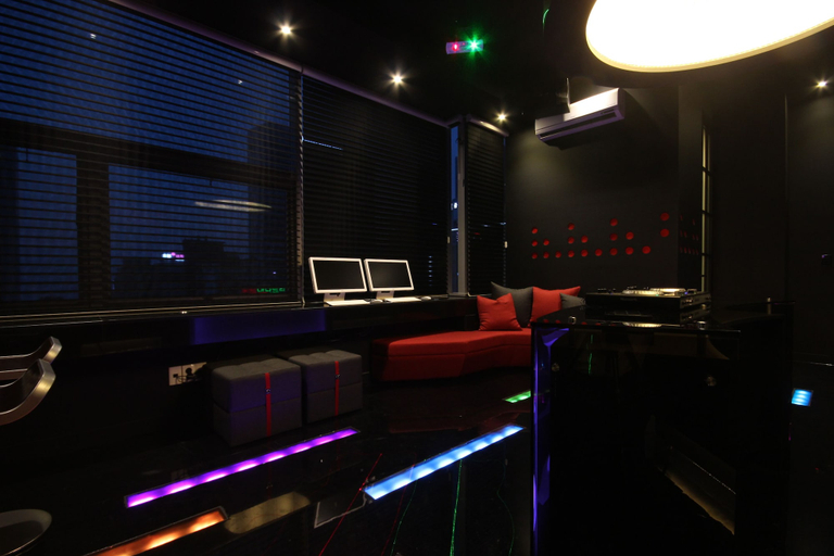 Others 5, Club Hotel, Haeundae