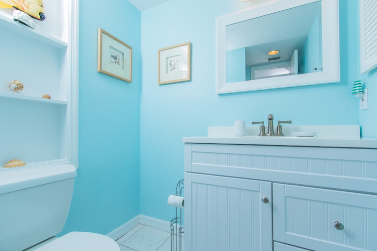 Bathroom 4, Pelican Inlet F137, Saint Johns
