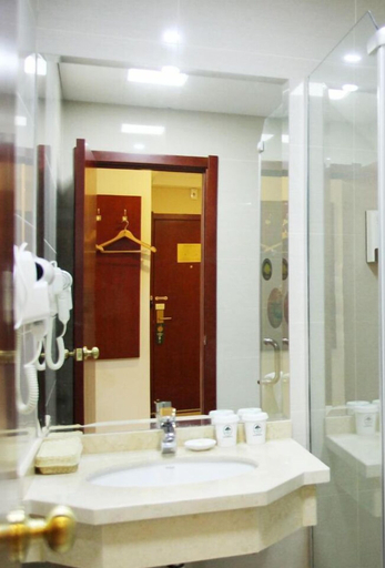 Bathroom 5, Greentree Inn Weihai Wendeng Darunfa Business, Weihai