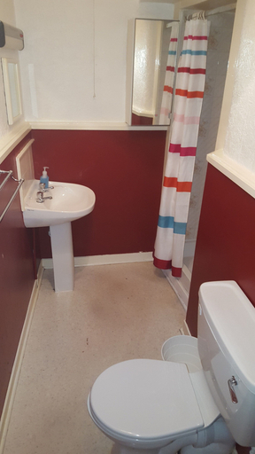 Bathroom 3, Sakura Edinburgh Guest House, Edinburgh