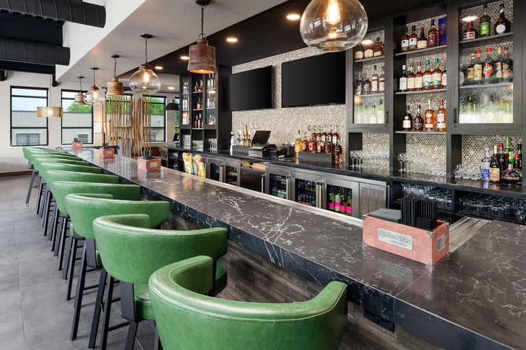 Food & Drinks 5, Hampton Inn Blue Ridge, Fannin