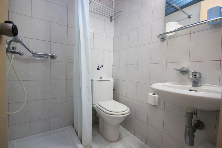Bathroom 4, Moschos Hotel, South Aegean
