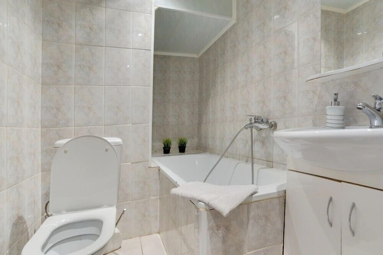 Bathroom 2, Bulatov Hotel, Southern