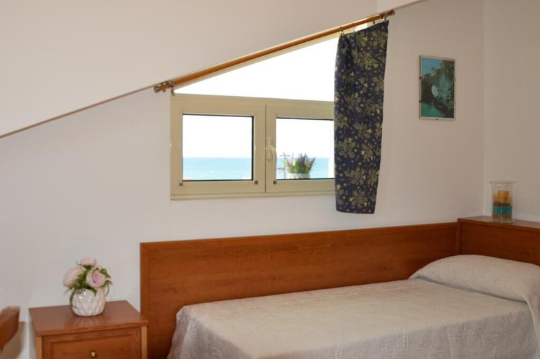 Bedroom 3, ISOLABELLA, Foggia