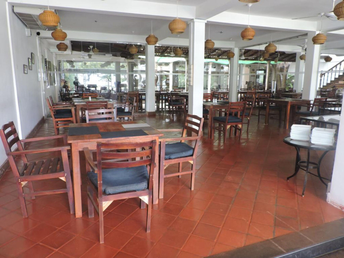 Food & Drinks 3, Pigeon Island Beach Resort, Kuchchaveli