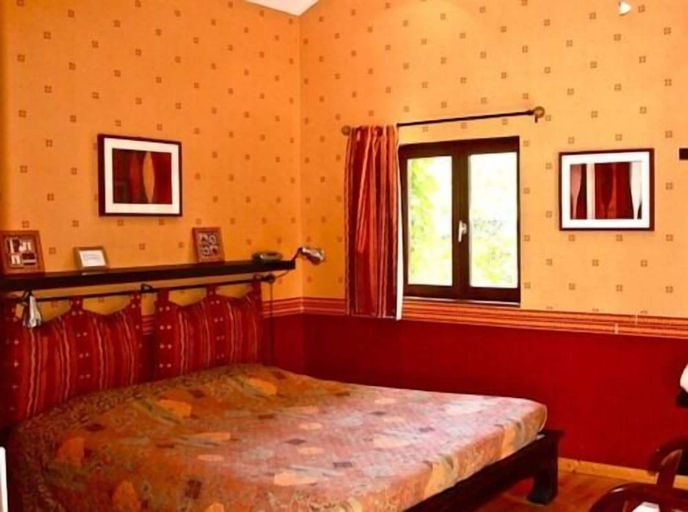 Bedroom 3, Les Barelles Chambres Dhôtes, Ain