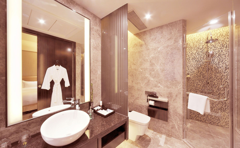 Bathroom 2, Royal Suites & Tower, Wuhan