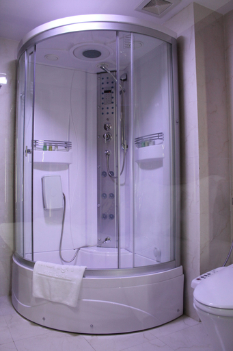 Bathroom 5, Moonlight Hotel Hue, Huế
