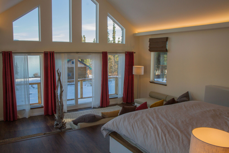 Bedroom 2, Southern Lakes Resort, Yukon
