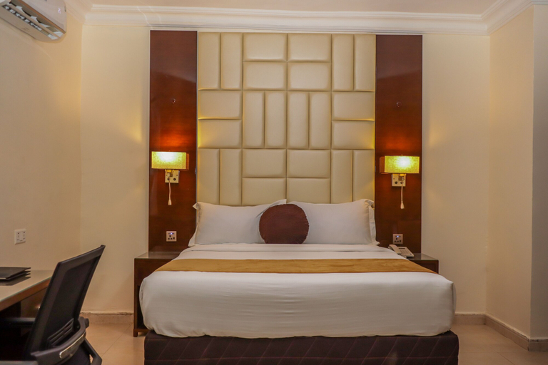Bedroom 2, De Rembrandt Classic Hotel, Kosofe