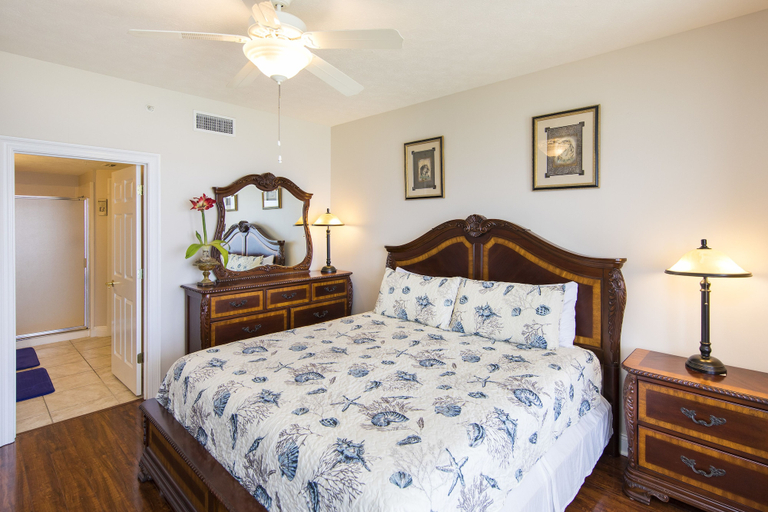Bedroom 2, Treasure Island 1502, Bay