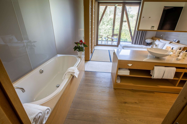 Bathroom 5, Hotel Bora HotSpaResort, Konstanz