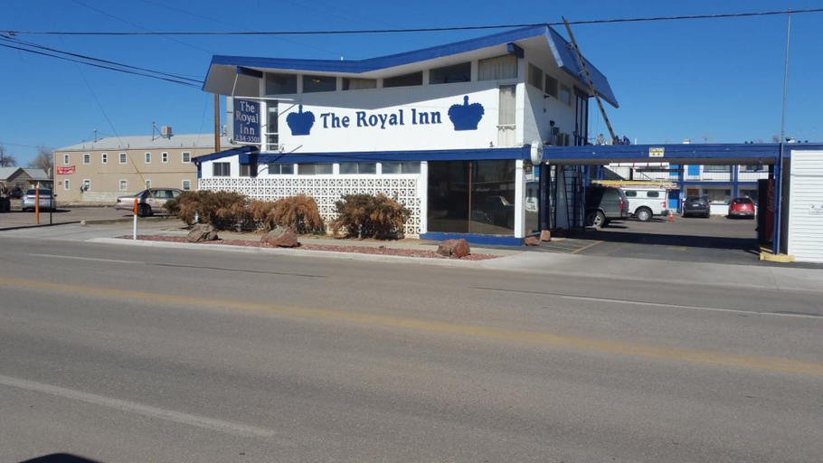 Exterior & Views 2, Royal Inn, Natrona