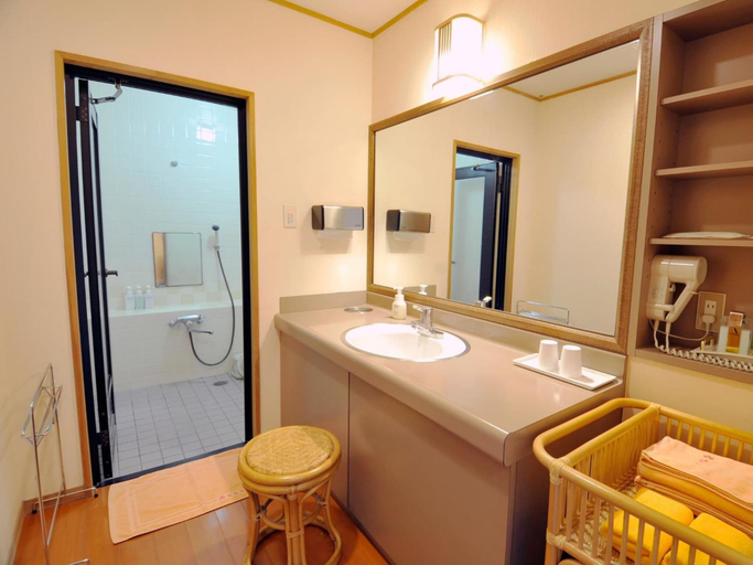 Bathroom 4, Nagasaki Baishokaku, Nagasaki