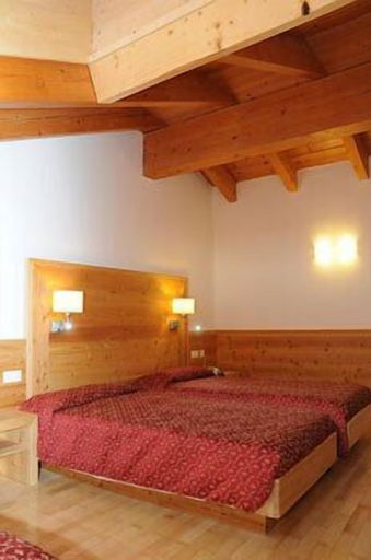 Bedroom 3, Hotel Arnica, Trento