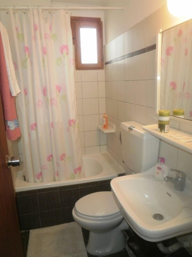 Bathroom 5, Regina Hotel, Thessaly