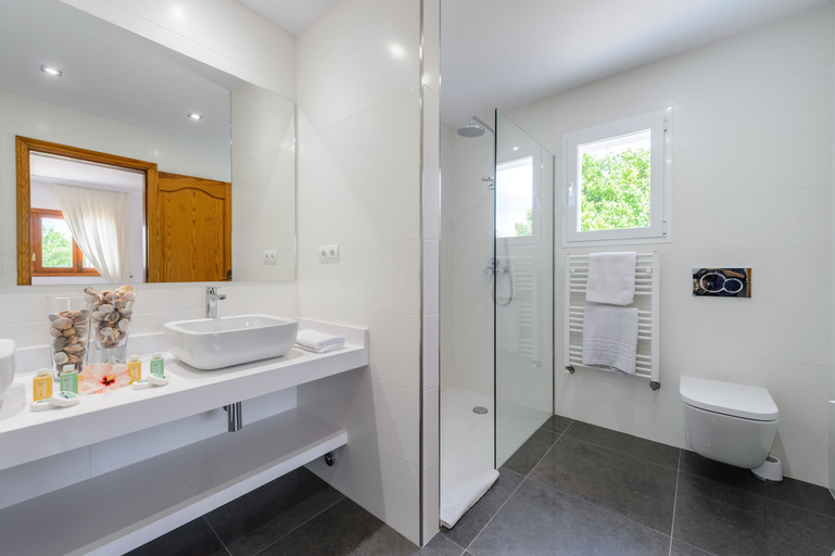 Bathroom 4, Can Pere Blai, Baleares