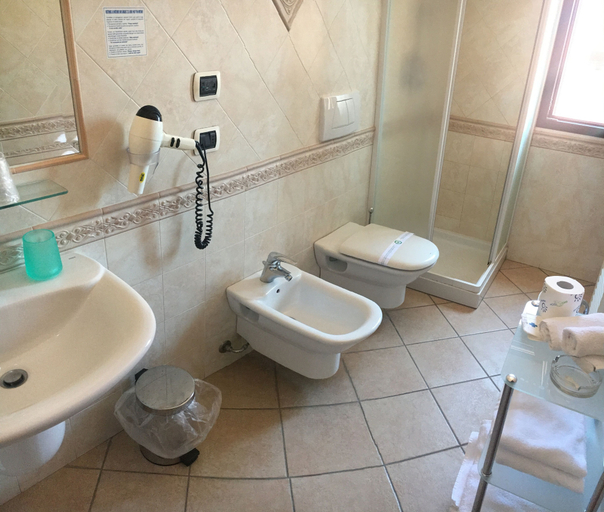 Bathroom 5, Hotel delle Isole, Olbia-Tempio