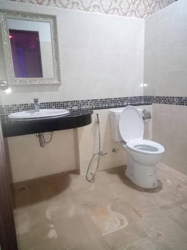 Bathroom 4, The Linux Garden Hotel, Muang Yala