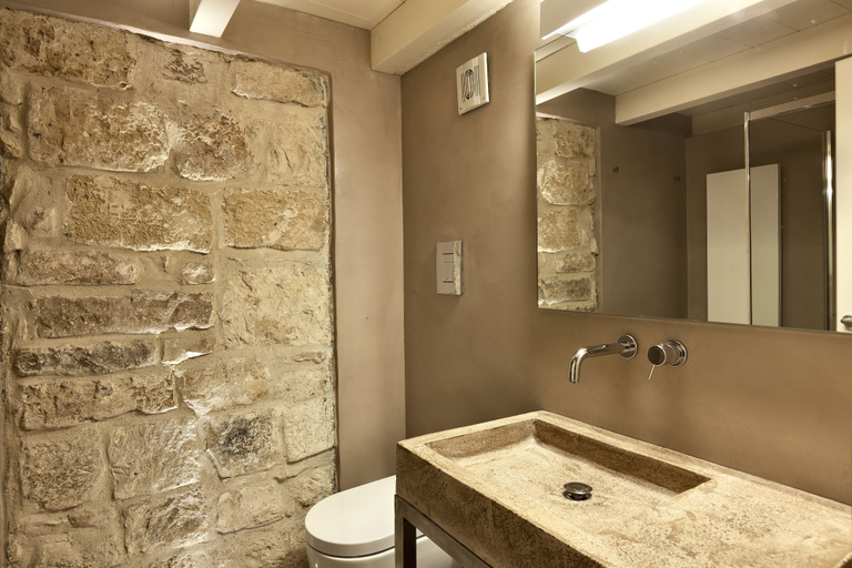 Bathroom 4, Palazzo Calò, Bari