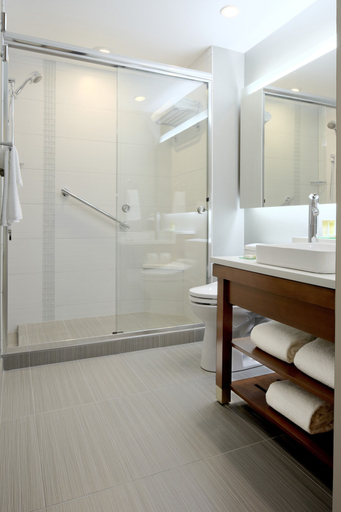 Bathroom 5, Hyatt Place Gainesville Downtown, Alachua