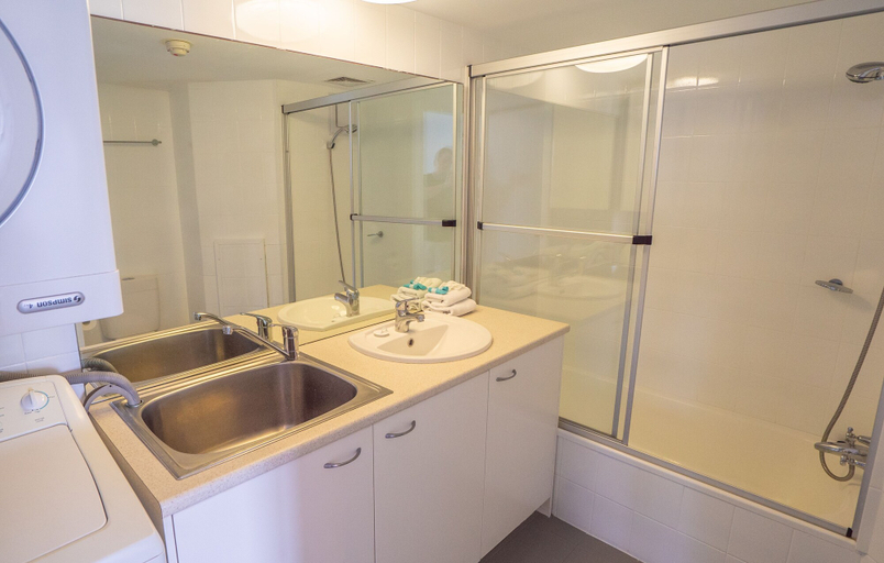 Bathroom 3, Mandolin Beachfront Resort, Maroochy - Mooloolaba