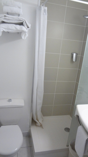 Bathroom 3, Logis Hôtel & Restaurant & Bar LE COTTAGE, Pas-de-Calais