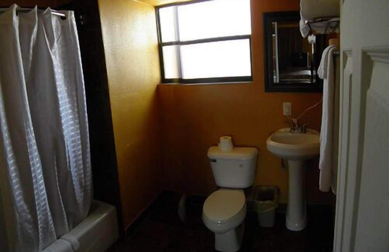 Bathroom 4, San Marina Motel, Volusia