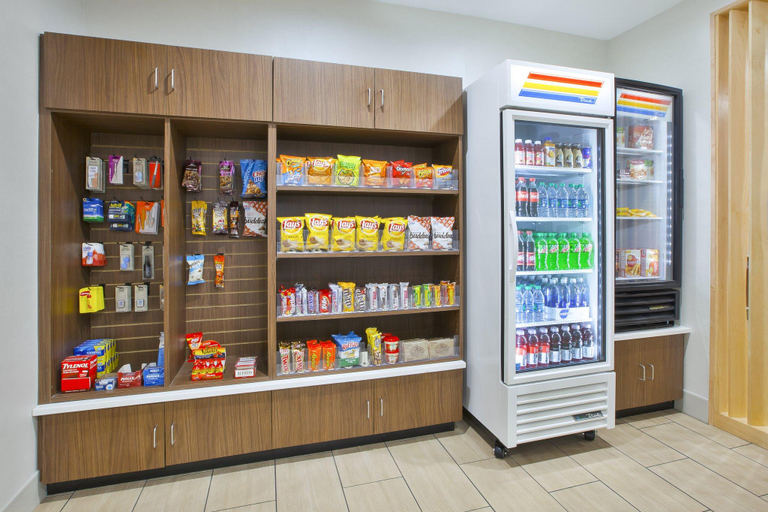 Food & Drinks 3, Holiday Inn Express Niles By IHG, Berrien