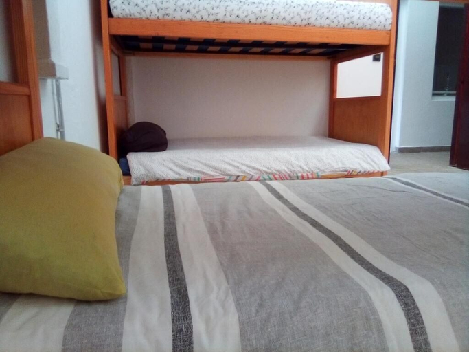 Bedroom 4, Escuela de Surf y Hostel Baldaio, A Coruña