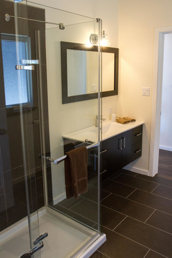 Bathroom 3, Southern Lakes Resort, Yukon