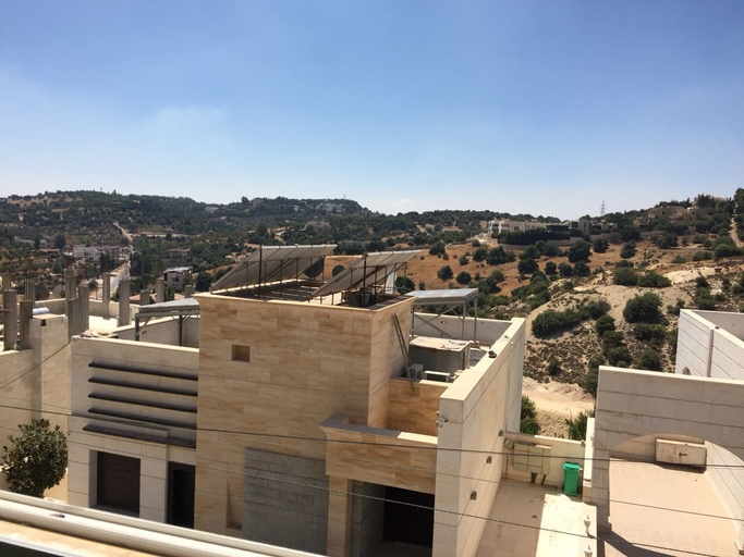 Others, Dabouq luxury spaceous Apartment, Salt