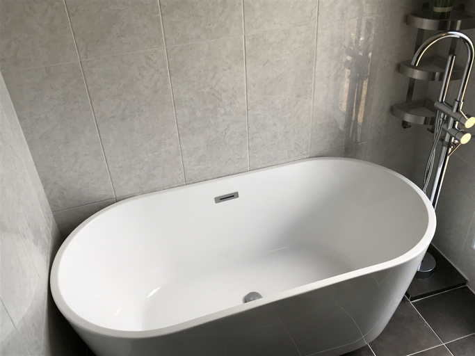 Bathroom 3, Summit Condominium and Hotel, Saipan