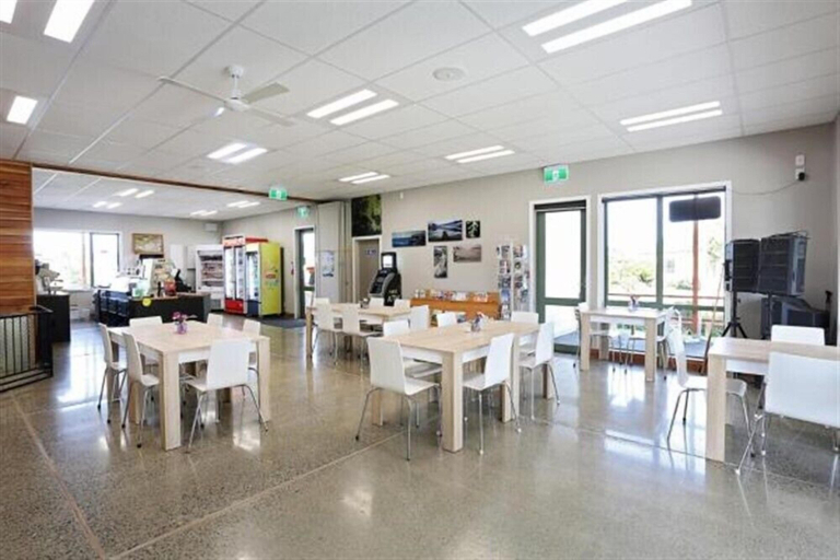 Food & Drinks 5, Tui Base Camp, Southland