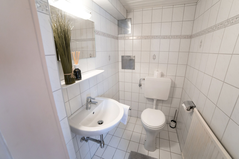 Bathroom 3, Canisiusbrünnl, Innsbruck Land