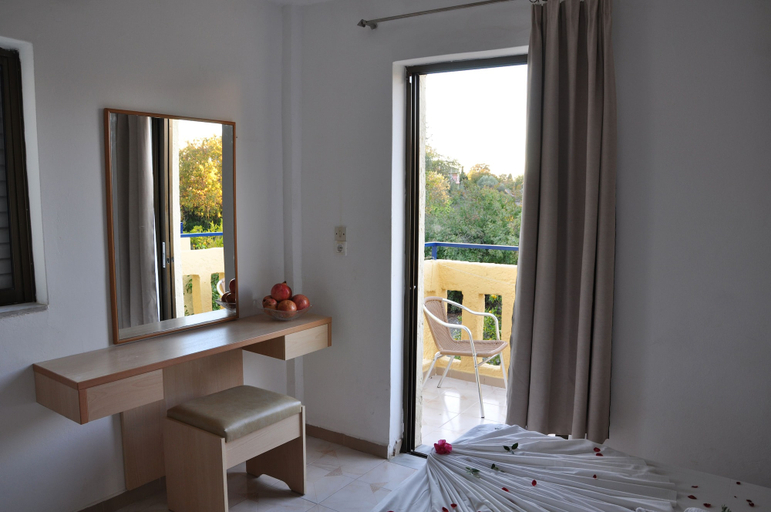 Bedroom 2, Angelos Studios, South Aegean