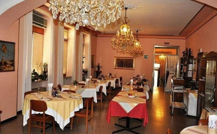 Food & Drinks 5, Albergo Parmigiano, Novara