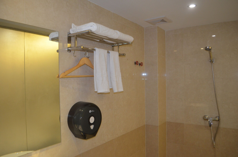 Bathroom 4, Good Luck Hotel, Yangon