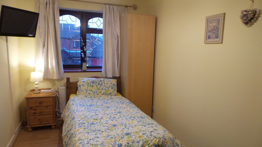 Bedroom 2, The Cedars House B&B, Warwickshire