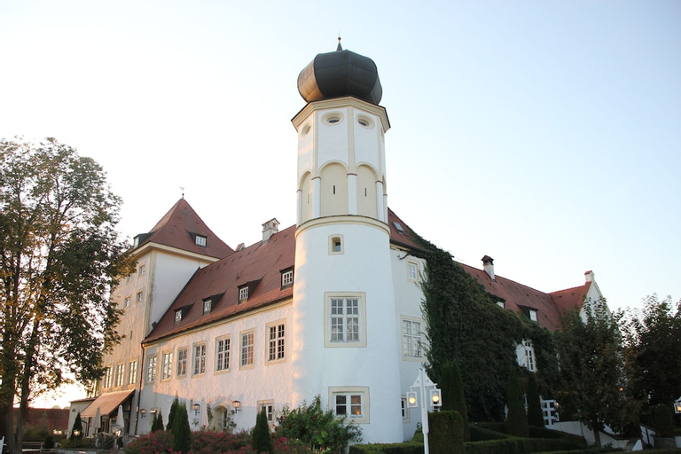 Exterior & Views 2, Schlosshotel Neufahrn, Landshut