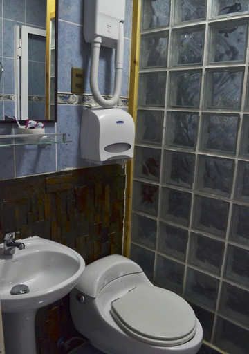 Bathroom 4, Hostal Galvarino Puerto Natales, Última Esperanza