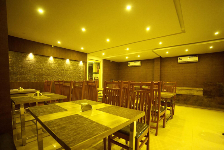 Food & Drinks 5, Hotel Wayanad Square, Wayanad