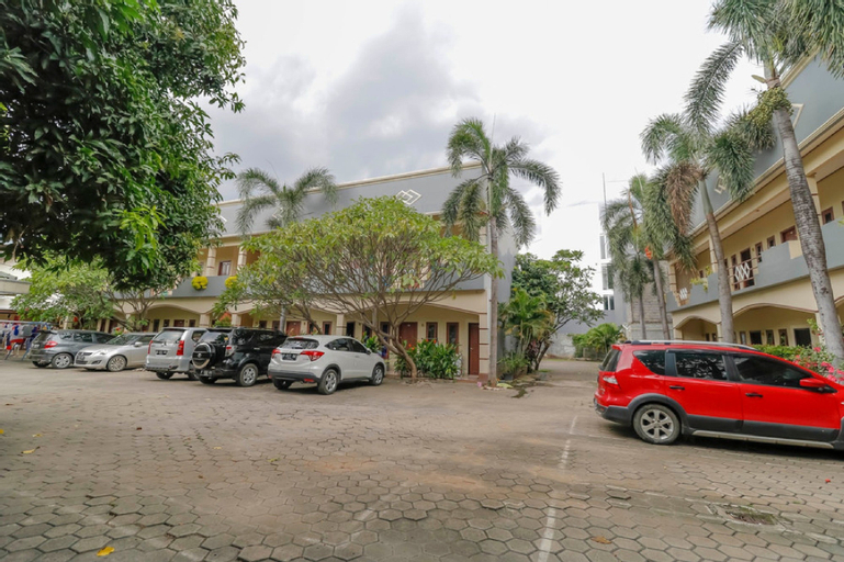 Exterior & Views 22