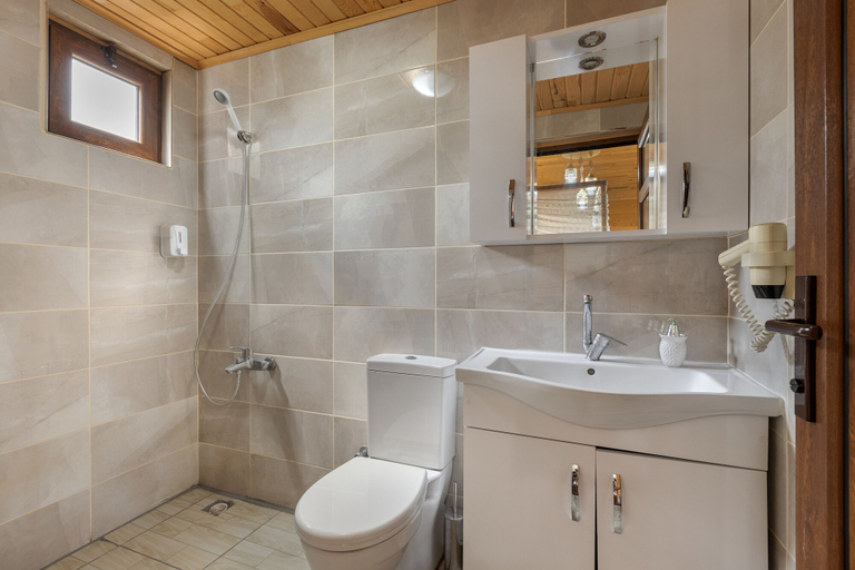 Bathroom 4, Flora Pansiyon Cirali, Kemer
