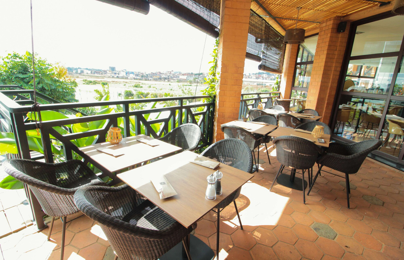 Food & Drinks 5, Radisson Hotel Tamboho Waterfront Antananarivo, Analamanga