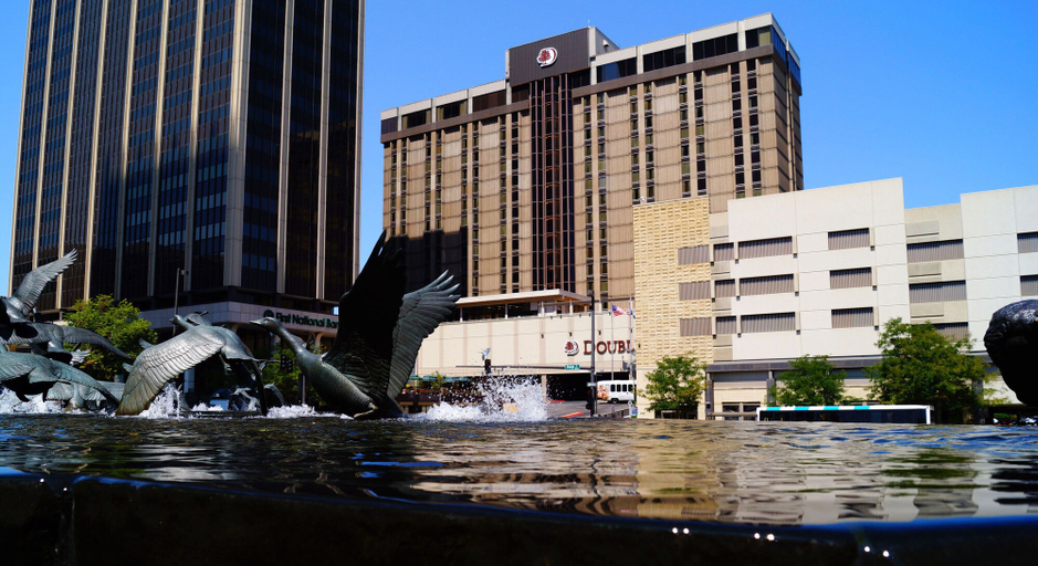 Exterior & Views 2, DoubleTree by Hilton Omaha Downtown, Douglas